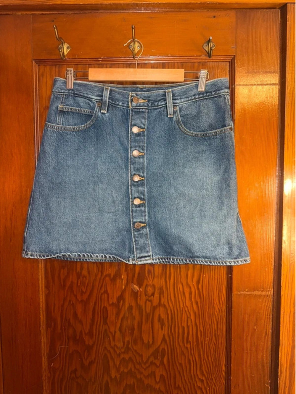 LEVI’S Premium Button Front Denim Mini Skirt - Medium Wash Size 31